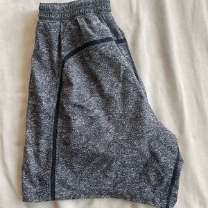 Lululemon Pacebreaker - 6” - Medium - Lined